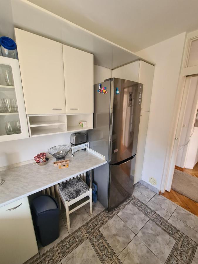 Walnut Apartment - Private Garage Сараево Экстерьер фото